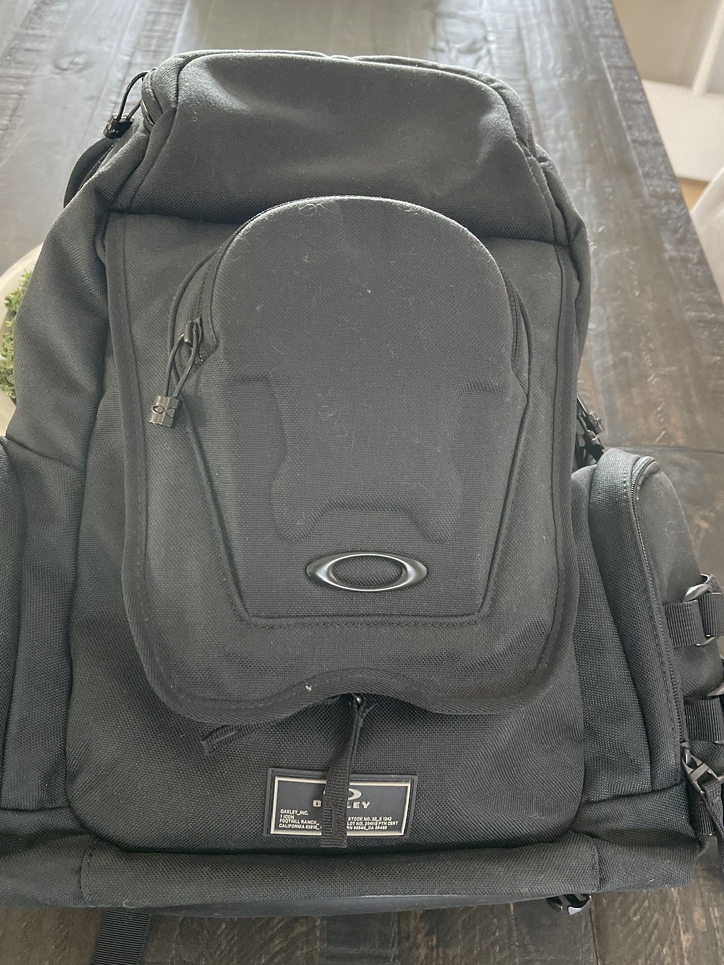 Oakley icon2 Backpack Excellent Condition
