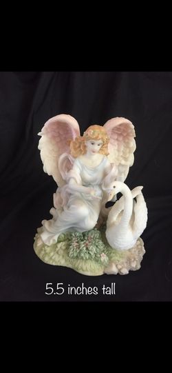 Angel Figurine Seraphim Classics Olivia