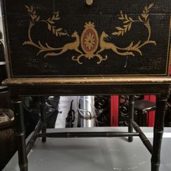 Antique Vantage Table Year 1800 >1850