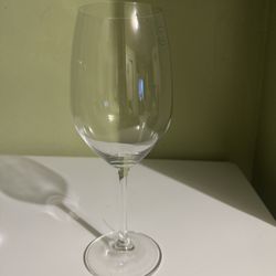 4 Wine Glasses