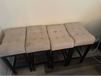 4 bar stools (NEED GONE ASAP)