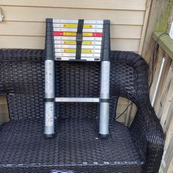 10.5 FT aluminum Telescoping Ladder (Barely Used)