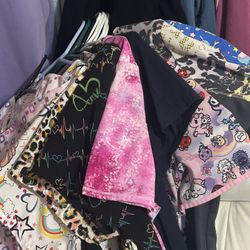 2x Scrub Tops