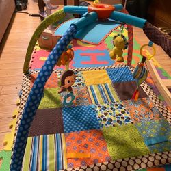 Infantino Twist and Fold Activity Gym