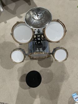 Toy Drum Set