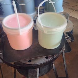 Hola tengo Javon Para lavar Ropa y Para lavar trastes para mas information #(contact info removed)