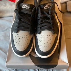 Jordan 1 Low Shadow