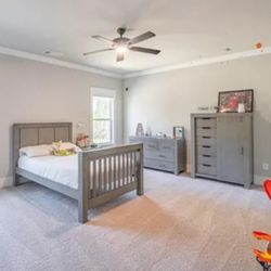 3 in 1 - Crib / Toddler / Full Bed