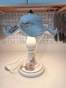 Vintage M.Morett porcelain hand painted lamp.