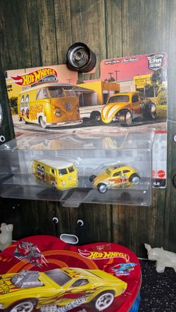 HOT WHEELS CAR CULTURE VOLKSWAGEN T1 PANEL BUS & CUSTOM VOLKSWAGEN BEETLE.