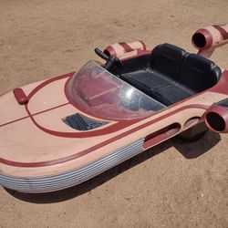 Radio Flyer Star Wars Luke Skywalker Landspeeder Ride On