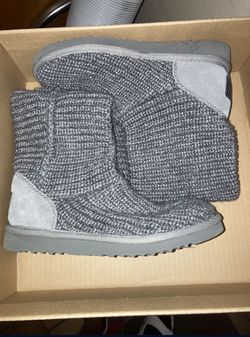 UGG Cardy Size 5 Classic