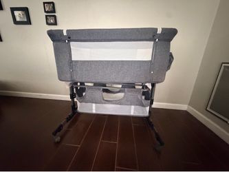 Very gently used rocking bassinet