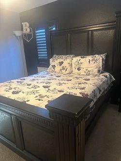 Queen Bed Set With Dresser