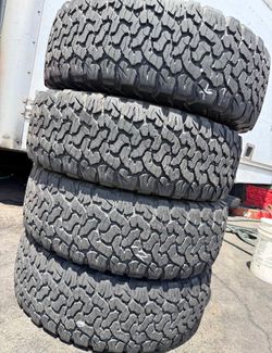 265/60/18 Bfgoodrich 📍📍 Vendo un set de llantas con 80% de vida las 4 📍🌟