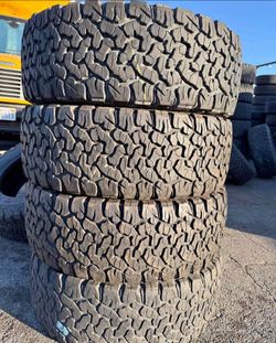 275/65/18 Bfgoodrich Selling a set of 4 tires in excellent condition 🫡