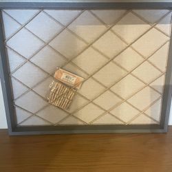 Picture Holder With Clips 