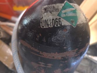Nitrogen bottle with regulator