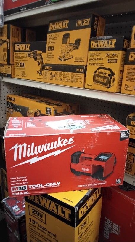 MILWAUKEE M18 INFLATOR (TOOL ONLY)