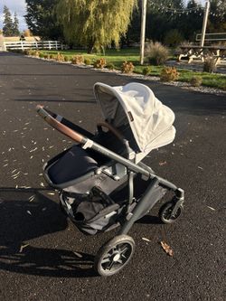 UPPAbaby Vista V2 Stroller AND Bassinet