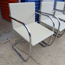 ** High End KNOLL STUDIO Brno Tubular Chairs