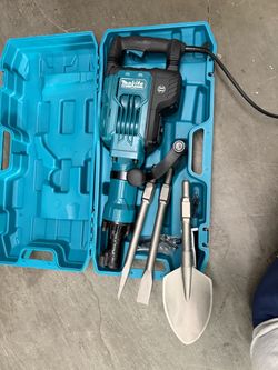 Makita Electric Demolition Hammer with Case