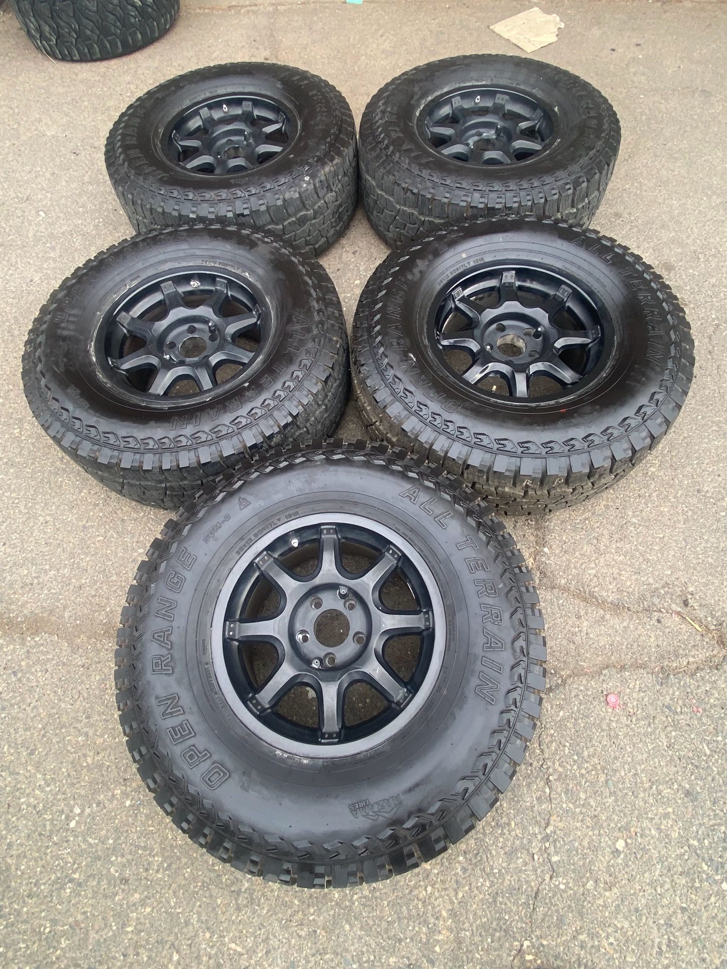 (5) 17” Aftermarket rims (no caps) for Jeep 5x5 pattern with 35” tires