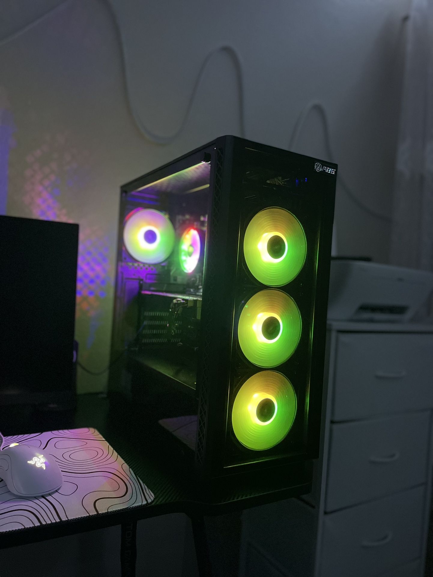 Gaming PC – i7 7700K + GTX 1080 Ti + 32GB RAM – Runs All Games!