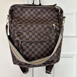 Louis Vuitton Crossbody for Sale in Victorville, CA - OfferUp