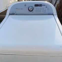 Whirlpool washing machine in perfect condition have new hoses but not included that's extra brand new