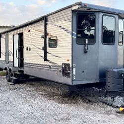 2018 Puma Palomino 39 Ft Bunk Room Park Model
