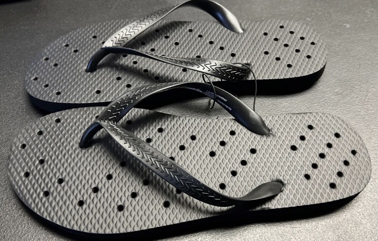 Room Essentials Black Shower Shoes Flip Flops Size Small