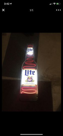 Miller lite neon sign. Great for college dorm room.