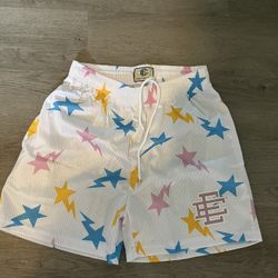 eric emmanuel’s size meduim