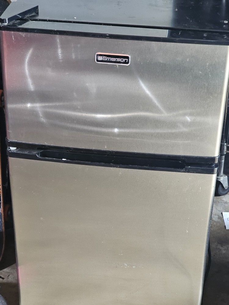 Emerson Mini Fridge