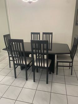 Dining table set /free delivery