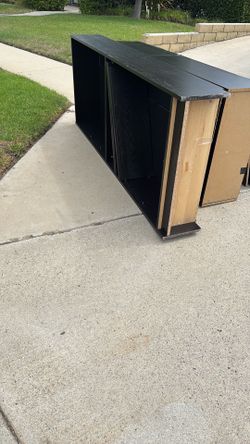 Free bookshelves