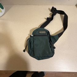 Outdoor Products dark green fanny pack
