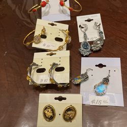 Aretes Y Más