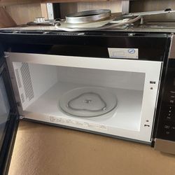 Over the range microwave whirlpool 1.7 cu
