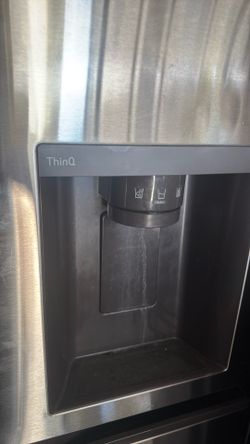 Lg thinq fridge with craft ice maker