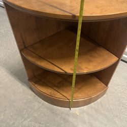 VINTAGE ETHAN ALLEN CUSTOM ROOM PLAN CRP MAPLE ROUND CORNER BOOKCASE local pickup Used in good condition with normal signs of usage. There are lite sc
