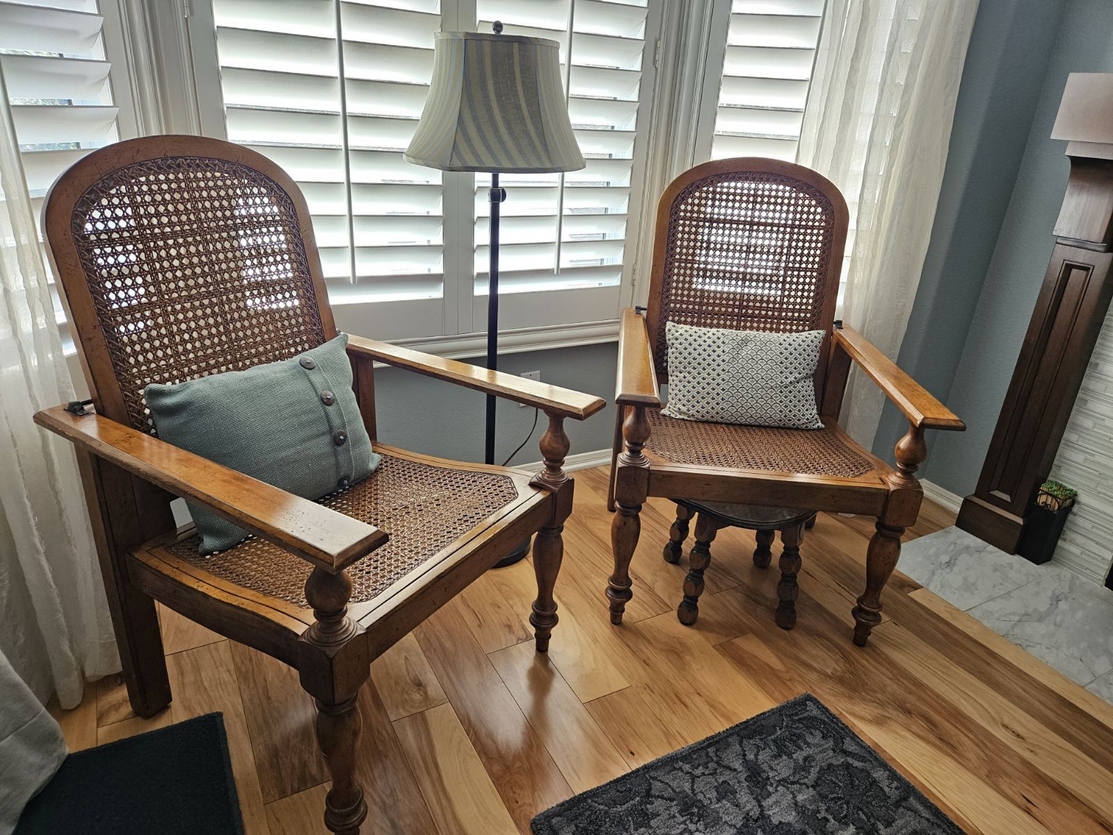 Accent Chairs