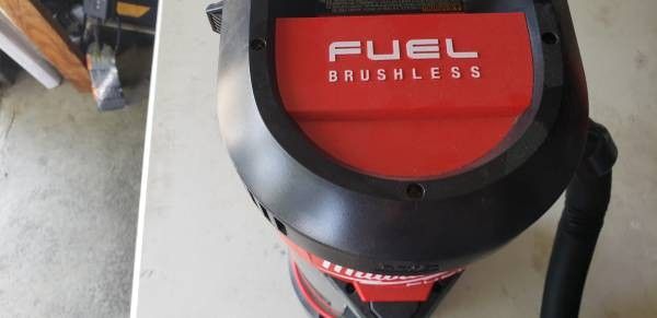 MILWAUKEE TOOLS 18v CORDLESS