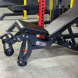 Baskerville Fitness Adjustable Weight Bench brand new in box   7 back positions, 4 adjustable seat positions 