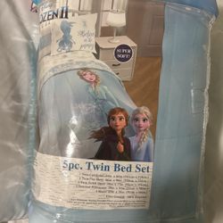 Frozen Twin Set