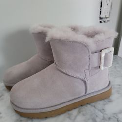 New Uggs Size 5 