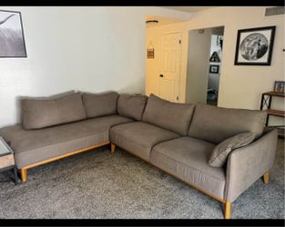 Tan Sectional Sofa / Left Chaise / Good Condition / Pet Free