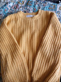 mustard yellow chunky knit sweater from the brand White Fawn.