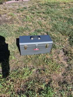 Vintage craftsman 6500 metal toolbox.
